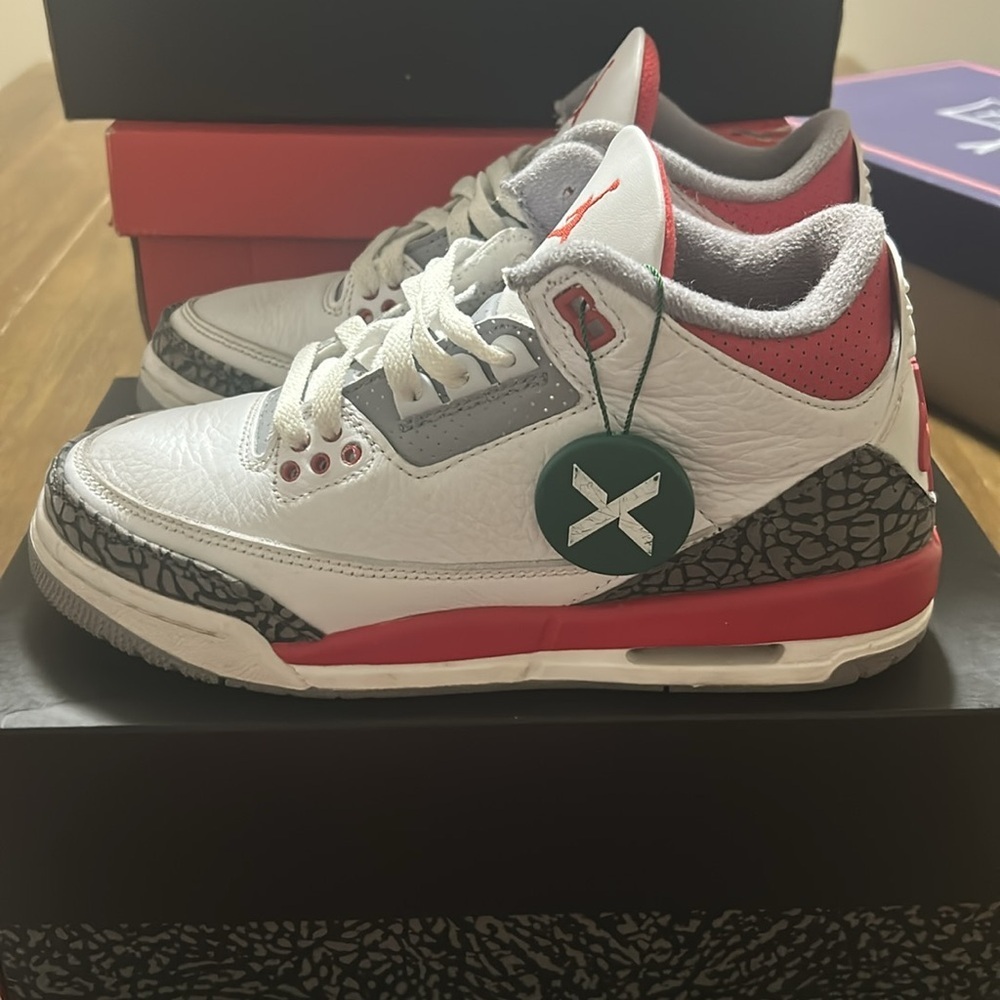Air Jordan 3 Retro GS white/fire red/black cement size 6Y EUC with box - Picture 4 of 7